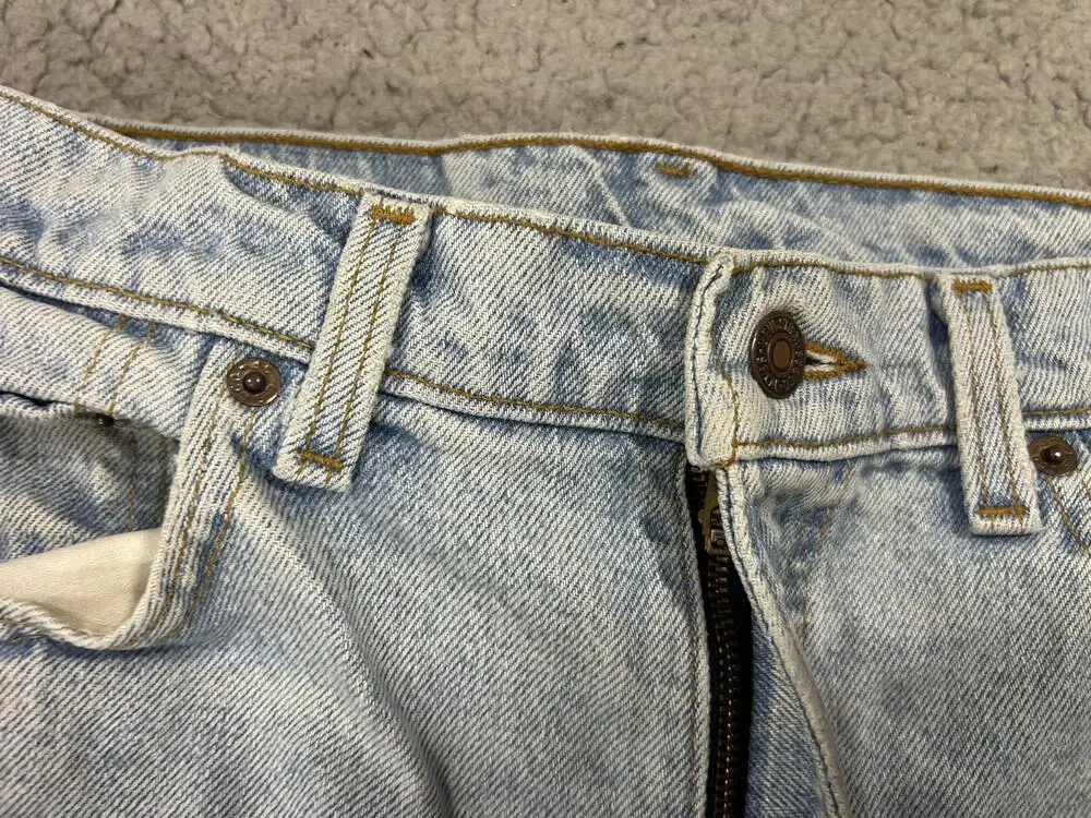 Vintage Levis 550 Jeans Mens 32 Light Wash Relaxed Tapered Distressed USA 90s